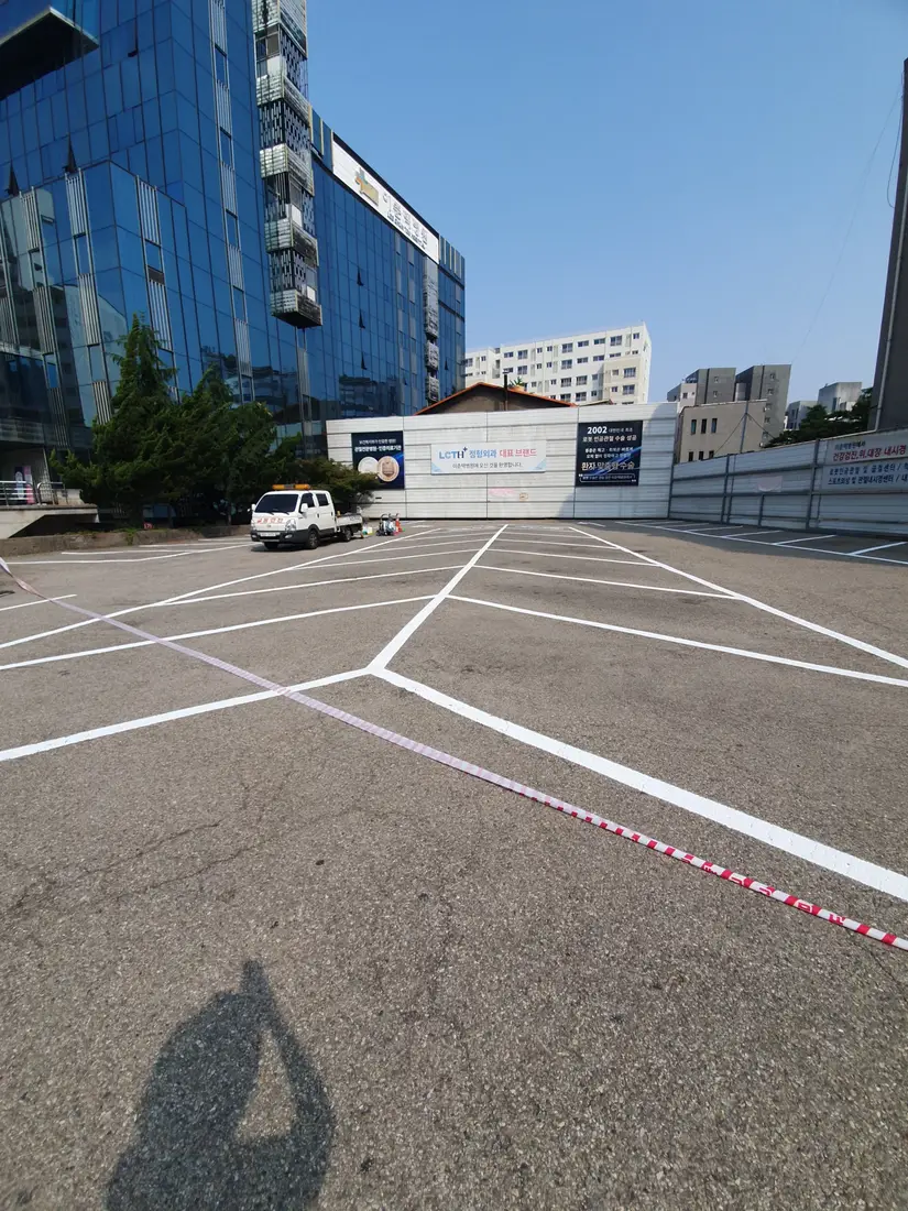 전기차주차라인 — 상가 주차장 옥외 주차장 라인 시공 준비